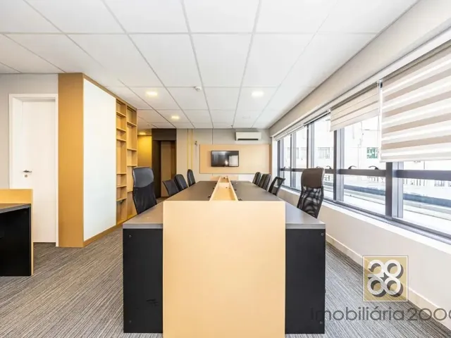 Sala à venda, no bairro Centro em Curitiba