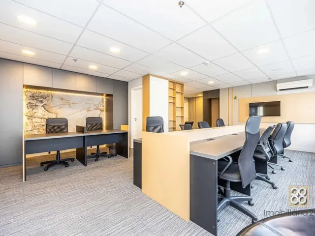 Sala à venda, no bairro Centro em Curitiba