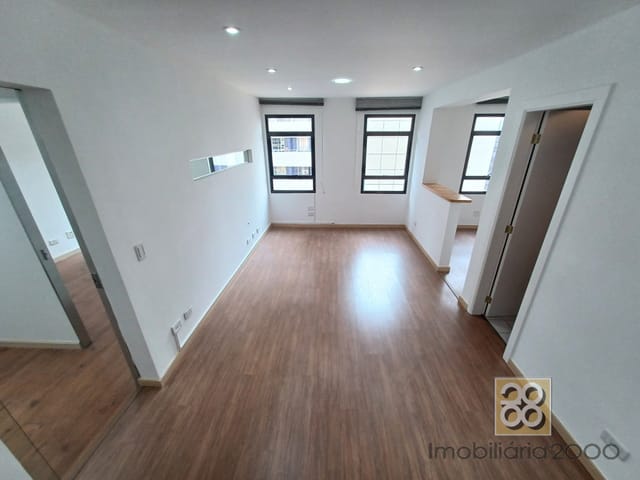 Sala à venda, no bairro Centro em Curitiba