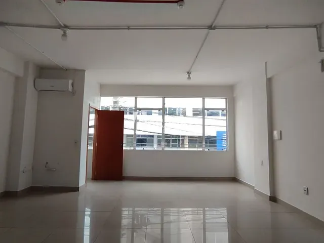 Sala para alugar, no bairro Centro em Itajaí