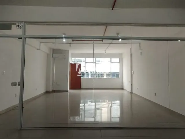 Sala para alugar, no bairro Centro em Itajaí