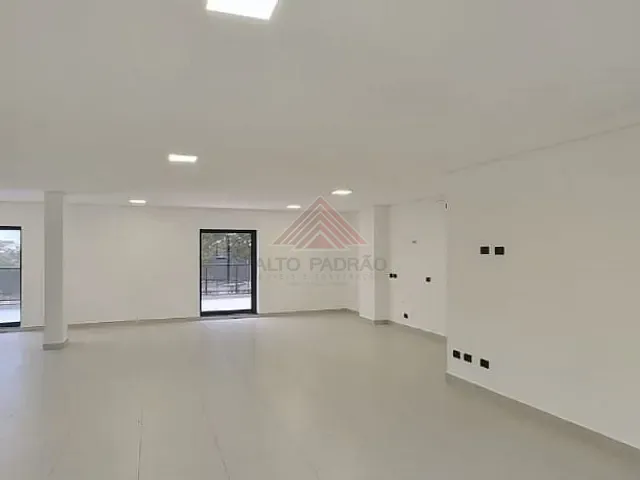 Sala com 200m², para alugar, no bairro Vila Assis Brasil em Mauá