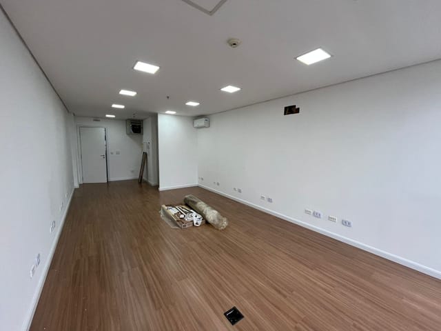 Sala para alugar, no bairro Gleba Palhano em Londrina