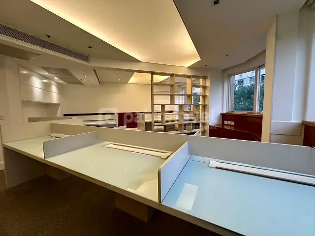 Sala para alugar, no bairro Leblon em Rio de Janeiro