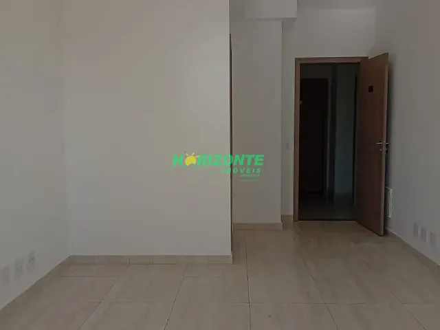 Sala com 24m², para alugar, no bairro Jardim São Dimas em São José dos Campos