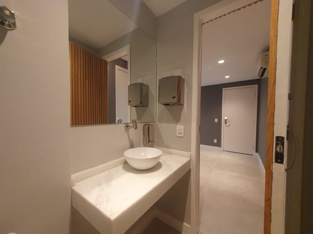 Sala para alugar, no bairro Cidade Monções em São Paulo
