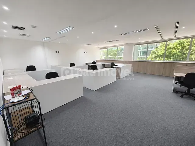 Sala para alugar, no bairro Barra da Tijuca em Rio de Janeiro