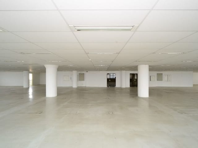 Sala com 930m², à venda, no bairro República em São Paulo