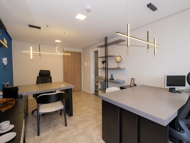 Sala à venda, no bairro São Gonçalo em Pelotas