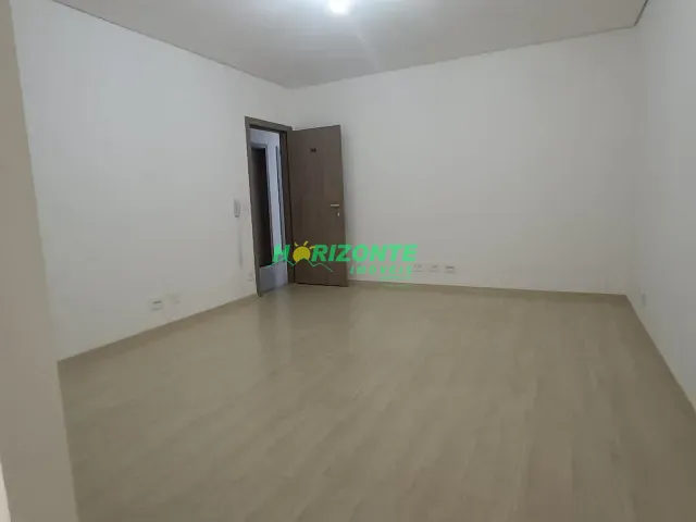 Sala à venda, no bairro Parque Residencial Aquarius em São José dos Campos