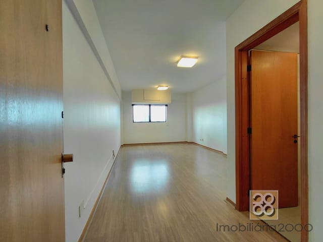 Sala para alugar, no bairro Batel em Curitiba
