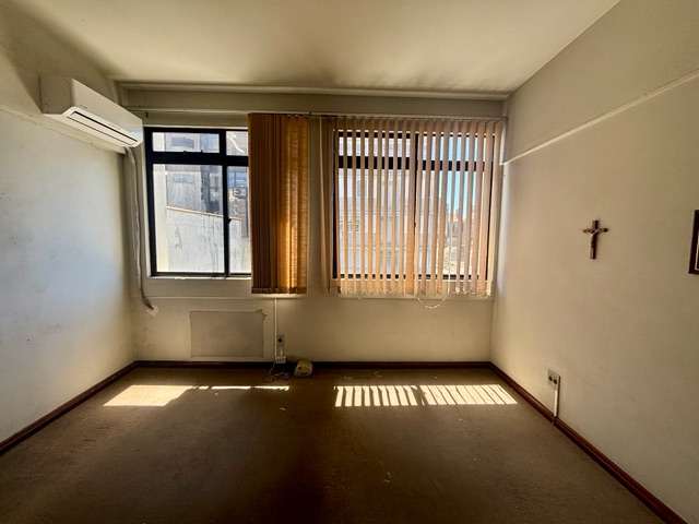 Sala à venda, no bairro Centro em Pelotas