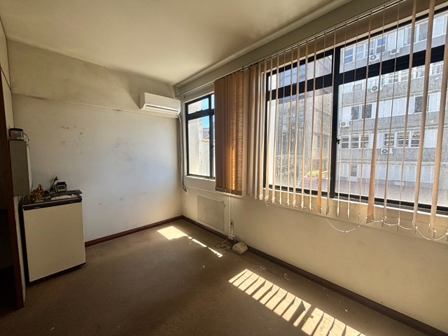 Sala à venda, no bairro Centro em Pelotas