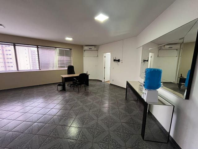 Sala para alugar, no bairro Centro em Londrina