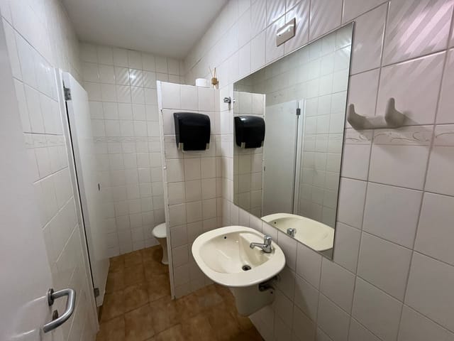 Sala para alugar, no bairro Centro em Londrina
