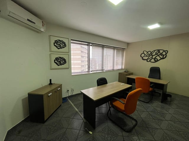 Sala para alugar, no bairro Centro em Londrina