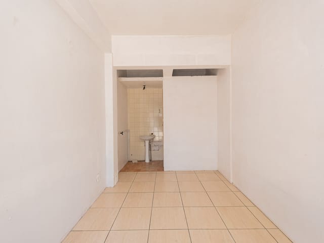 Sala com 13m², para alugar, no bairro Centro em Pelotas