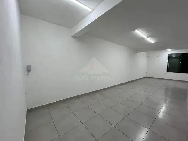 Sala com 42m², para alugar, no bairro Jardim Zaira em Mauá