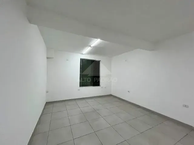 Sala com 42m², para alugar, no bairro Jardim Zaira em Mauá