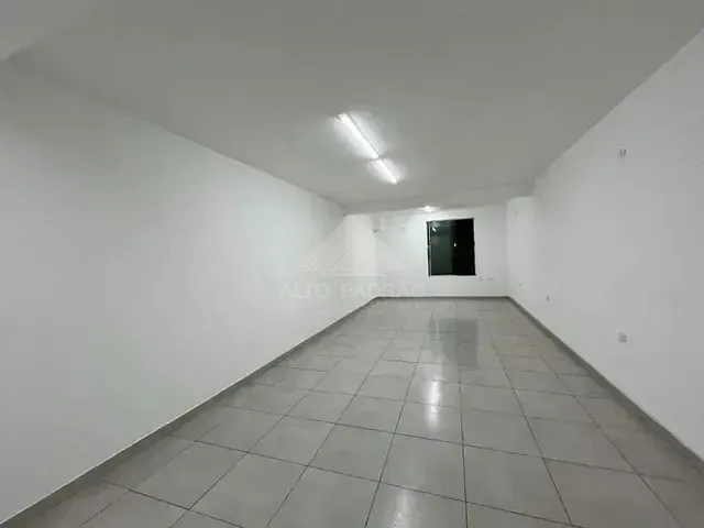 Sala com 42m², para alugar, no bairro Jardim Zaira em Mauá