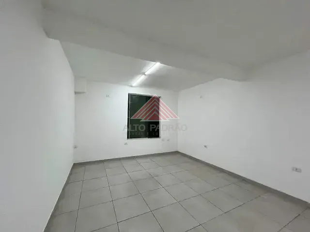 Sala com 42m², para alugar, no bairro Jardim Zaira em Mauá