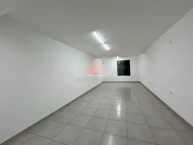 Sala com 42m², para alugar, no bairro Jardim Zaira em Mauá
