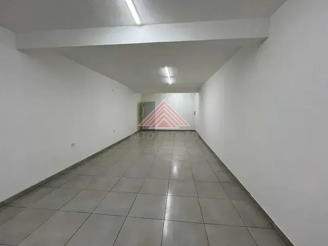 Sala com 42m², para alugar, no bairro Jardim Zaira em Mauá