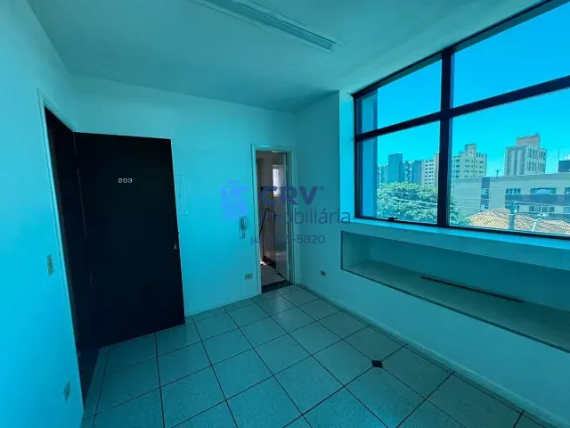 Sala com 32m², à venda, no bairro Centro em Londrina