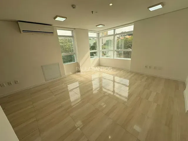 Sala com 70m², à venda, no bairro Vila Trujillo em Sorocaba