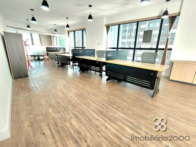 Sala para alugar, no bairro Água Verde em Curitiba