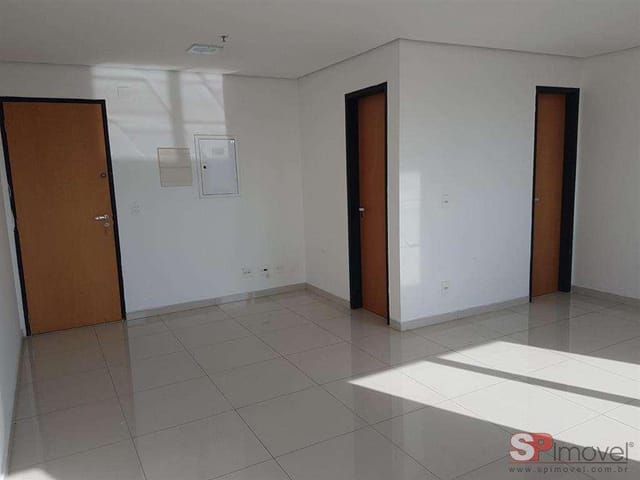 Sala com 32m², à venda, no bairro Penha de França em São Paulo