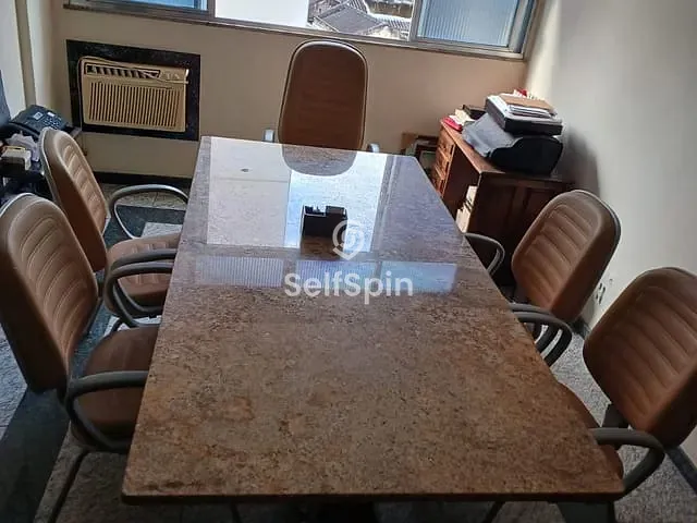 Sala para alugar, no bairro Centro em Niterói