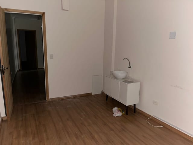 Sala para alugar, no bairro Centro em Londrina