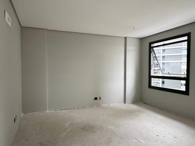 Sala à venda ou para alugar, no bairro São Gonçalo em Pelotas