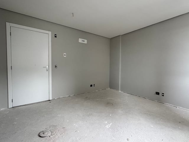 Sala à venda ou para alugar, no bairro São Gonçalo em Pelotas