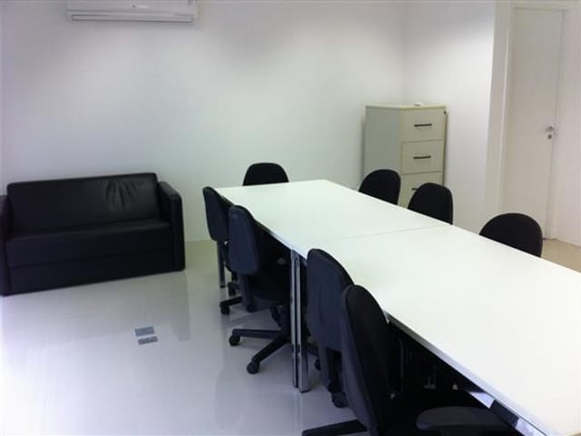 Sala à venda, no bairro Campo Belo em São Paulo
