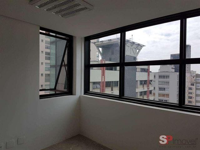 Sala à venda, no bairro Cerqueira César em São Paulo