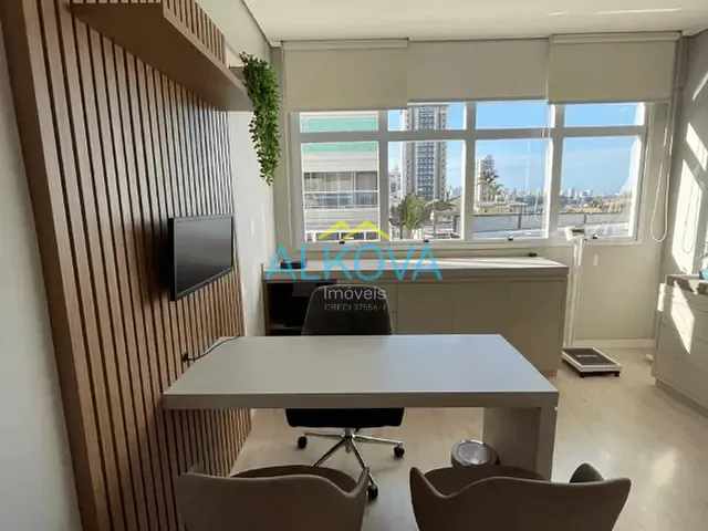 Sala à venda, no bairro Parque Residencial Aquarius em São José dos Campos