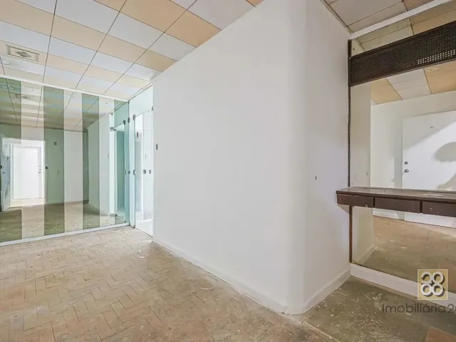 Sala à venda, no bairro Centro em Curitiba