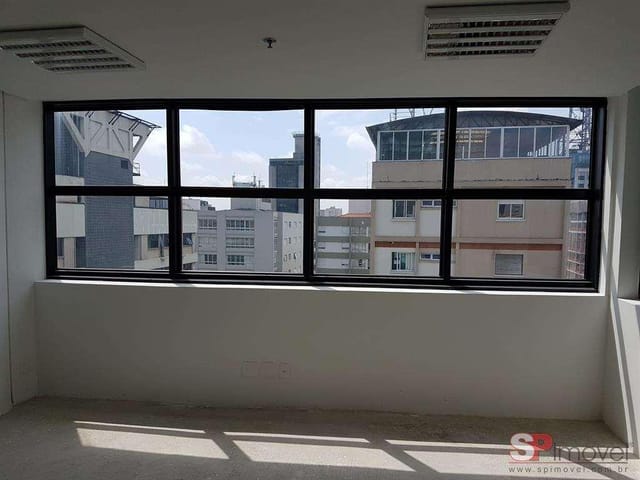 Sala à venda, no bairro Cerqueira César em São Paulo