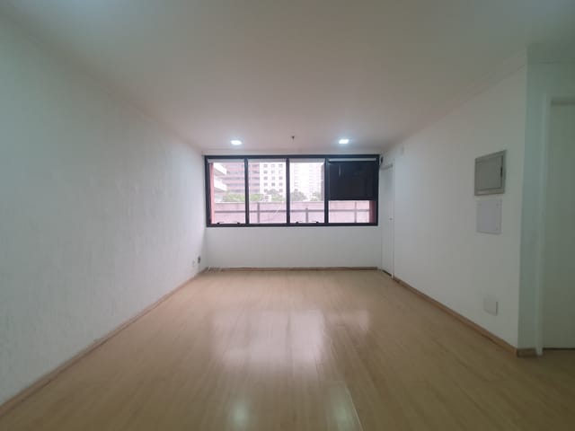 Sala com 28m², para alugar, no bairro Vila Olímpia em São Paulo