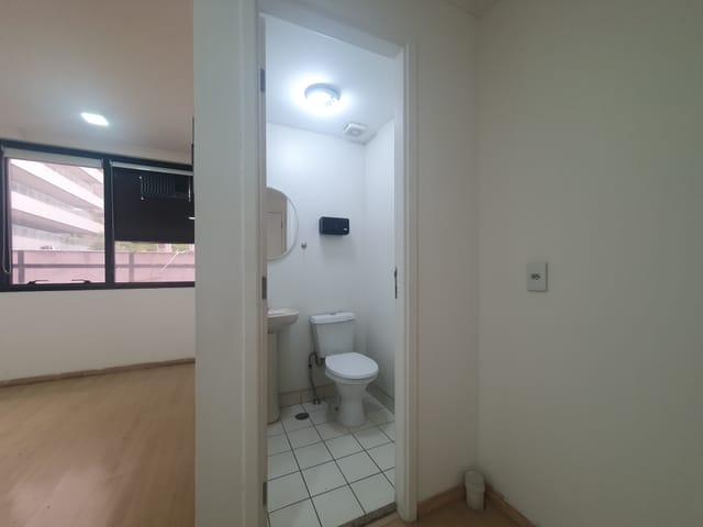 Sala com 28m², para alugar, no bairro Vila Olímpia em São Paulo