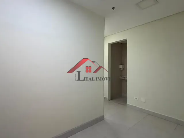 Sala com 32m², à venda, no bairro Jardim em Santo André