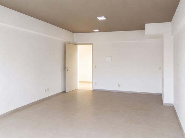 Sala com 34m², à venda, no bairro Paisagem Renoir em Cotia