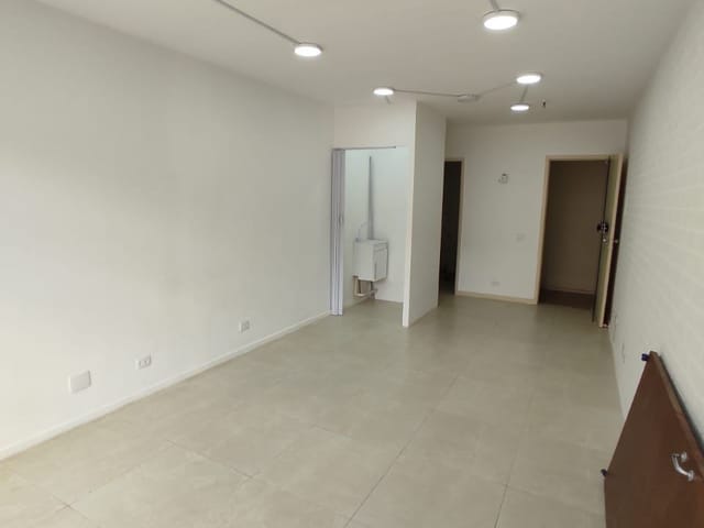 Sala à venda ou para alugar, no bairro Centro em Petrópolis