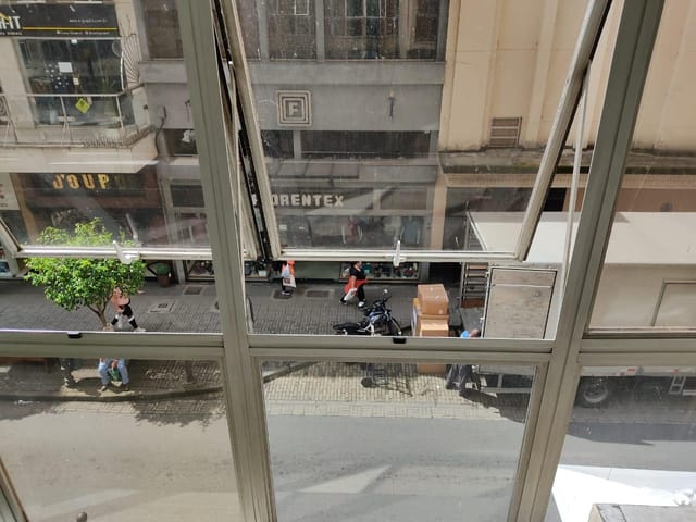 Sala à venda ou para alugar, no bairro Centro em Petrópolis