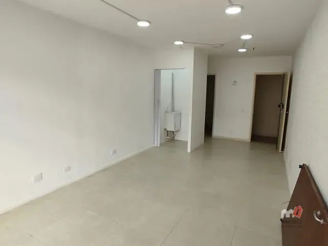 Sala à venda ou para alugar, no bairro Centro em Petrópolis