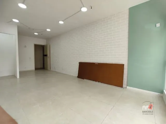 Sala à venda ou para alugar, no bairro Centro em Petrópolis