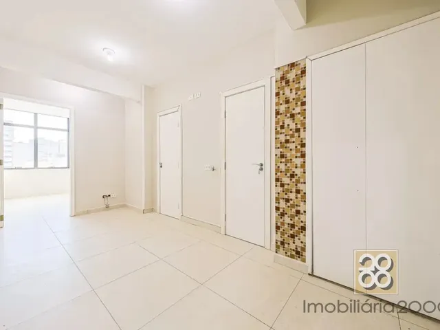 Sala à venda, no bairro Centro em Curitiba