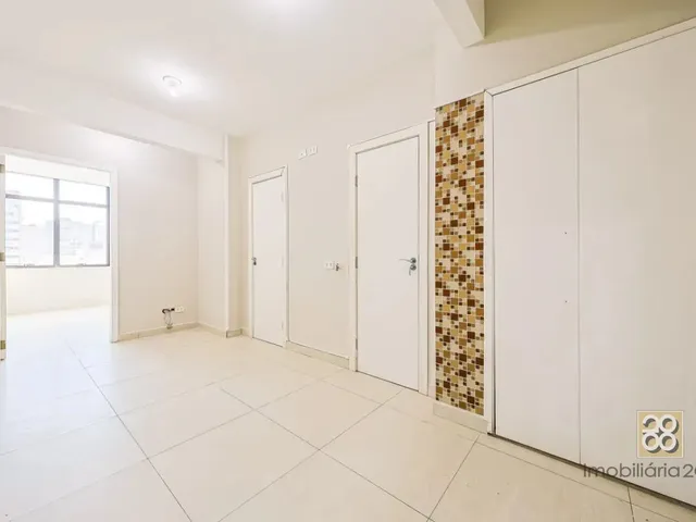 Sala à venda, no bairro Centro em Curitiba